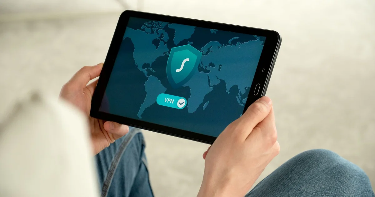 Símbolo de protección de datos con candado digital