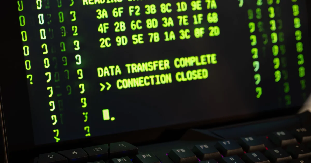 Escudo digital con candado representando seguridad Zero Trust