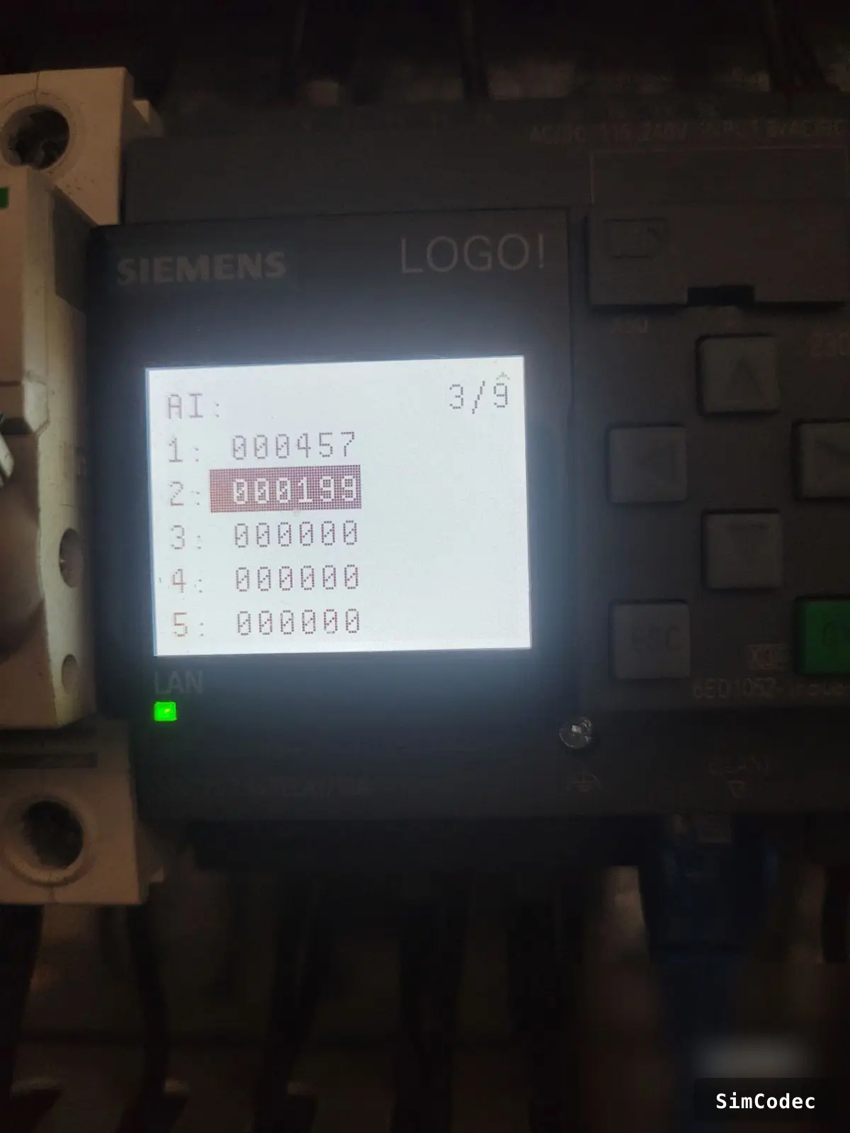PLC Siemens LOGO! en el tablero