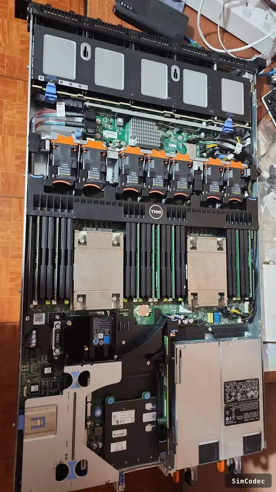 Interior de servidor: CPU y memoria para IA