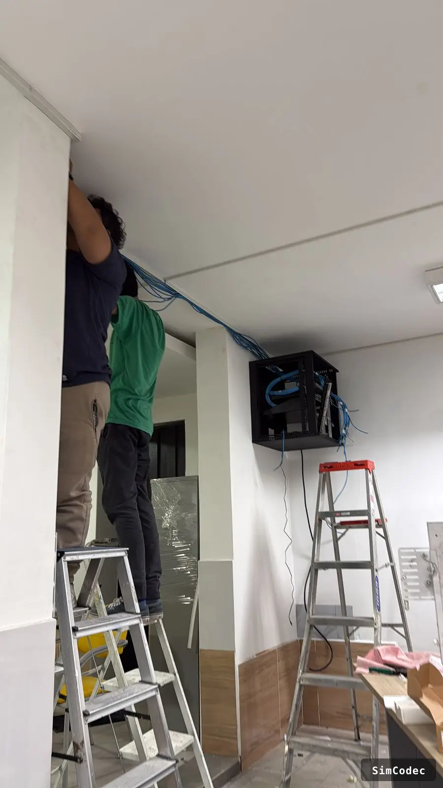 Instalación de cableado en altura