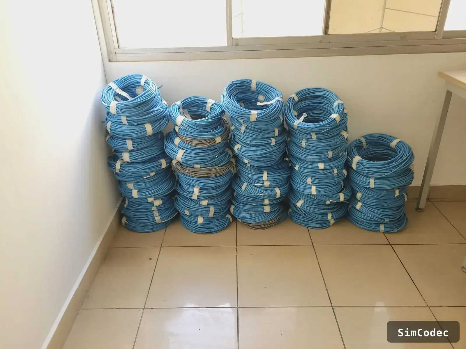 Cableado reutilizado y organizado